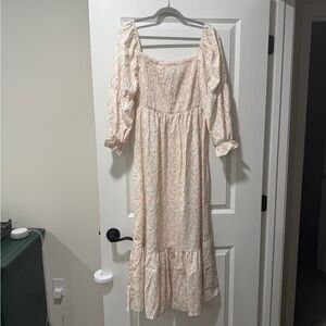 Never Worn Floral Cream Women's Dress